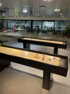 Lej Shuffleboard hos Olsen-Festudlejning