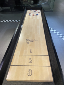 Lej Shuffleboard hos Olsen-Festudlejning