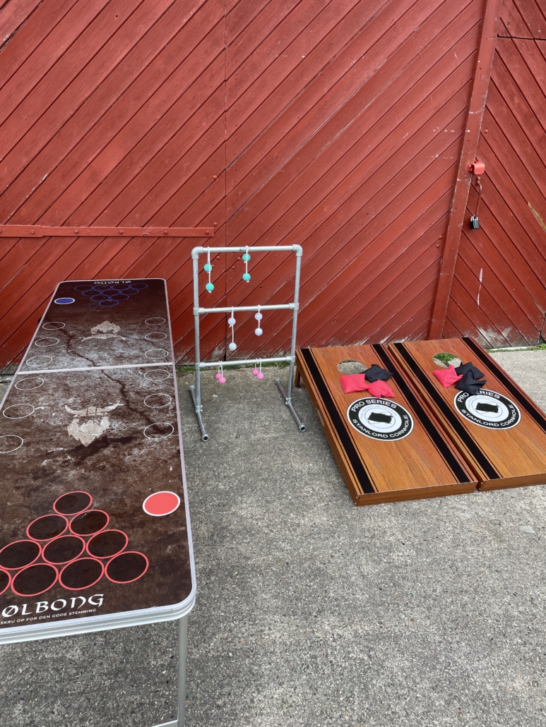 Lej Beerpong, Stigegolf, cornhole